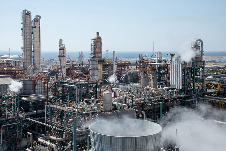 به گزارش پترو جنوب به نقل از تسنیم، حمیدرضا عجمی، مدیر سرمایه گذاری شرکت ملی صنایع پتروشیمی اظهار داشت: برای دستیابی به اهداف برنامه هفتم توسعه در صنعت پتروشیمی حدود 24 میلیارد دلار سرمایهگذاری نیاز داریم.