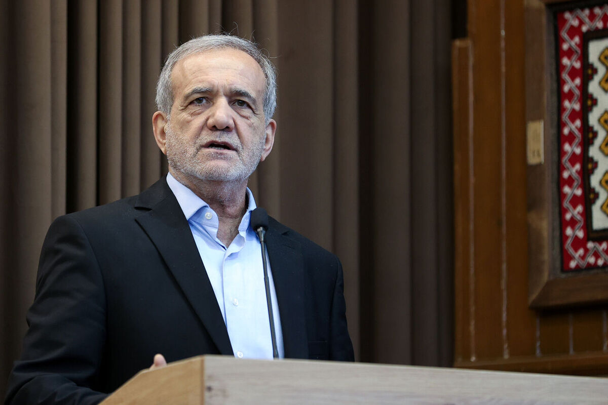 به گزارش پترو جنوب به نقل از ریاست جمهوری، اعضای انجمن صنفی کارفرمایی صنعت پتروشیمی ایران شامگاه چهارشنبه ۳۰ مهر ۱۴۰۴، با مسعود پزشکیان، دیدار و گفتوگو کردند.