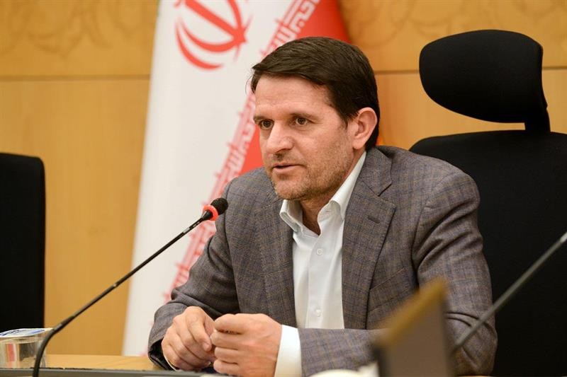 به گزارش پترو جنوب به نقل از تسنیم، حسن عباس‌زاده، مدیرعامل شرکت ملی صنایع پتروشیمی در همایش بین‌المللی سرمایه‌گذاری و تأمین مالی صنعت نفت، گاز و پتروشیمی اظهار داشت: ظرفیت نصب‌شده صنعت پتروشیمی هم‌اکنون حدود 100 میلیون تن است و از ابتدای ایجاد صنعت پتروشیمی تا امروز حدود 92 میلیارد دلار سرمایه گذاری در صنعت پتروشیمی ایران شده است.