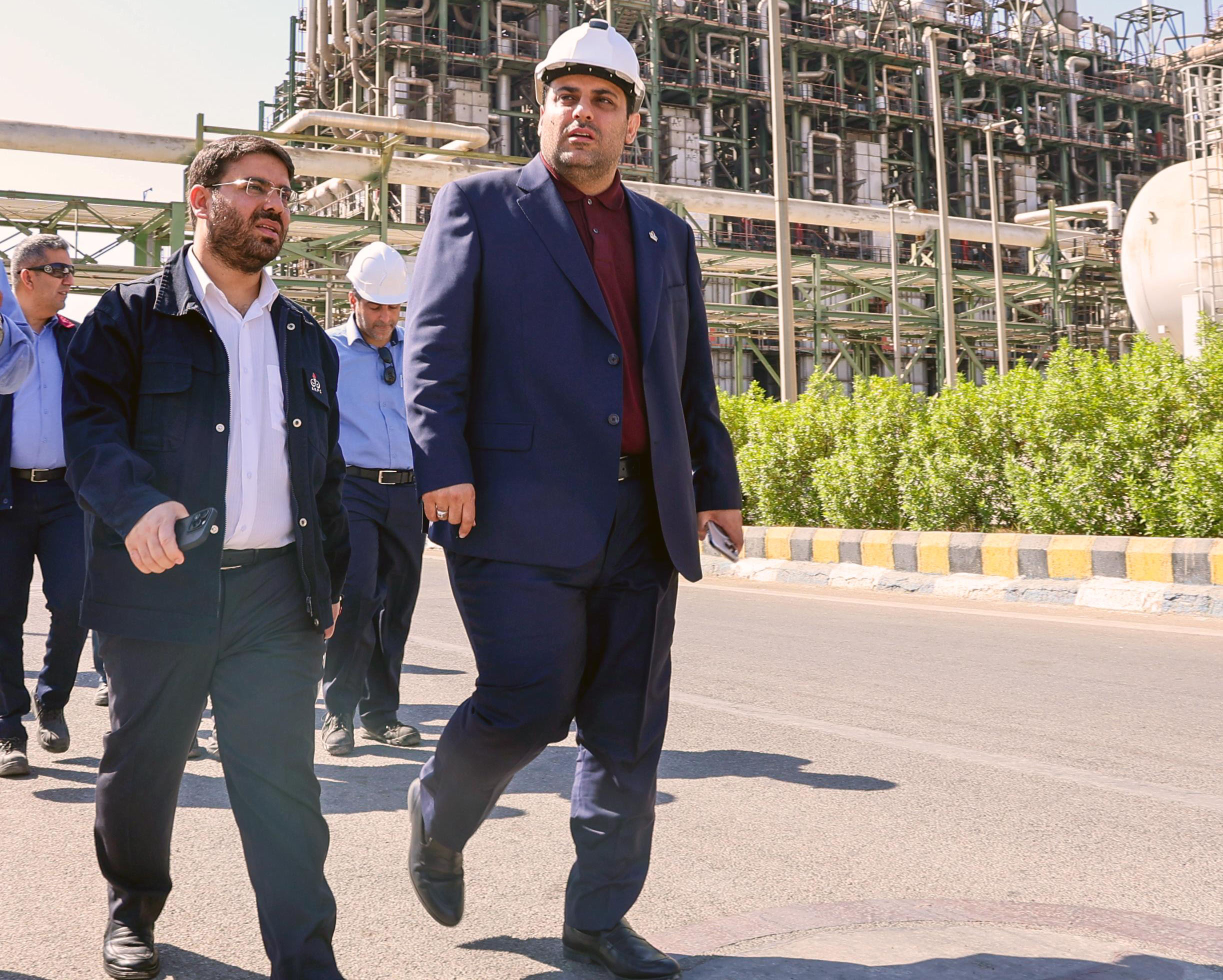 به گزارش پترو جنوب به نقل از روابط عمومی و امور بین‌الملل پتروشیمی امیرکبیر، مهندس حسام خوشبین‌فر سرپرست این شرکت، با هدف بررسی آخرین وضعیت تولید و روند فعالیت واحدهای مختلف، از بخش‌های گوناگون مجتمع بازدید به‌عمل آورد.