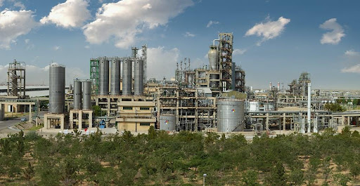 به گزارش پترو جنوب به نقل از روابط عمومی پتروشیمی تبریز؛ در مجموع، ۲۱ هزار و ۴۵۲ تن محصول از سوی پتروشیمی تبریز به تالار بورس عرضه شد که از این میزان، ۱۷ هزار و ۳۰۹ تن معادل ۸۱ درصد عرضهها به فروش رسید؛ آماری که بیانگر تقاضای پایدار برای محصولات این شرکت است.