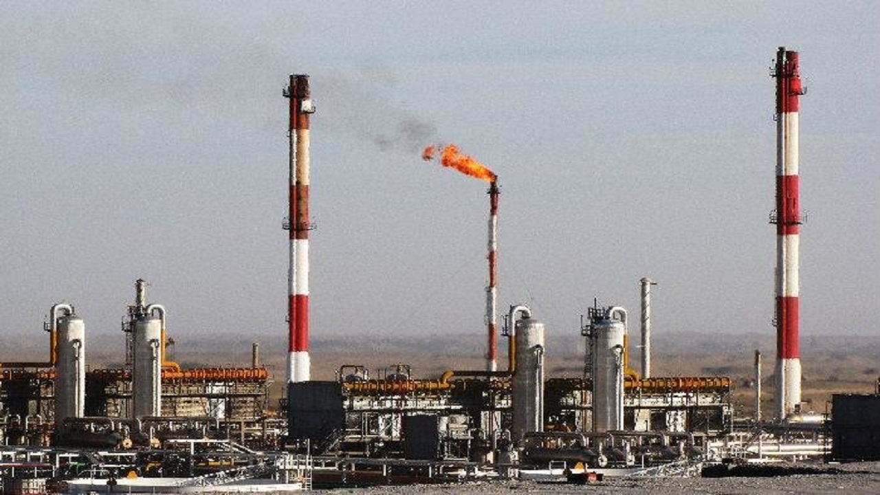 به گزارش پترو جنوب به نقل از شرکت ملی گاز ایران، یحیی فیضی با بیان اینکه خوراک پالایشگاه گاز شهید هاشمی‌نژاد از منطقه عملیاتی خانگیران تأمین می‌شود، اظهار کرد: در این مدت ۶ میلیارد و ۱۷ میلیون مترمکعب گاز در واحدهای عملیاتی دریافت و پس از فرآورش و نم‌زدایی به خطوط لوله سراسری ارسال شده است.