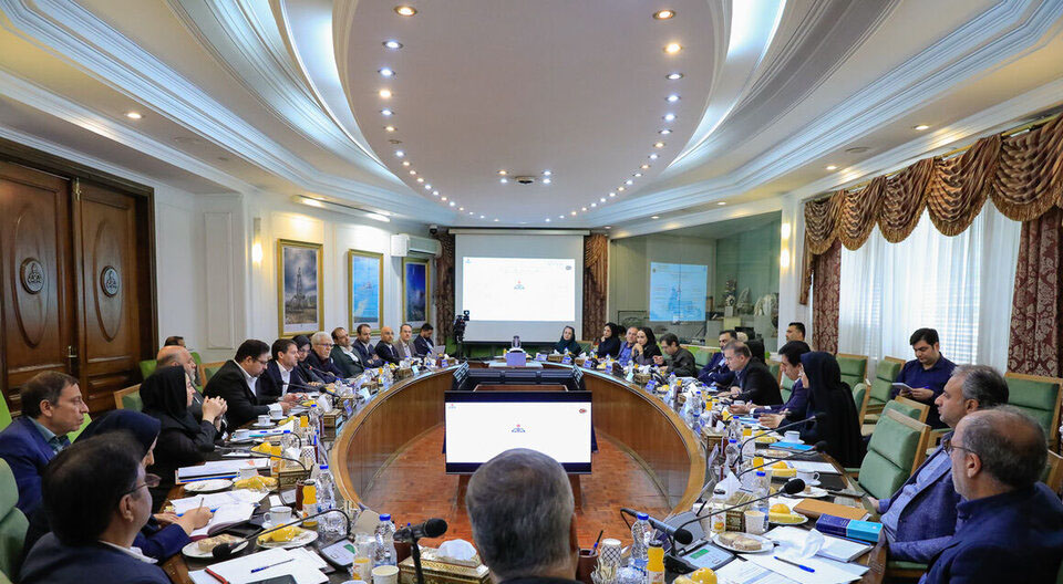 به گزارش پترو جنوب به نقل از شانا، نشست مجمع عمومی عادی به‌طور فوق‌العاده شرکت ملی صنایع پتروشیمی امروز (چهارشنبه، ۲۳ مهر) با حضور حسن عباس‌زاده، مدیرعامل و اعضای هیئت مدیره شرکت ملی صنایع پتروشیمی، همچنین نمایندگان وزارت امور اقتصادی و دارایی، سازمان برنامه و بودجه، وزارت صنعت، معدن و تجارت، وزارت نیرو و وزارت تعاون، کار و رفاه اجتماعی برگزار شد.