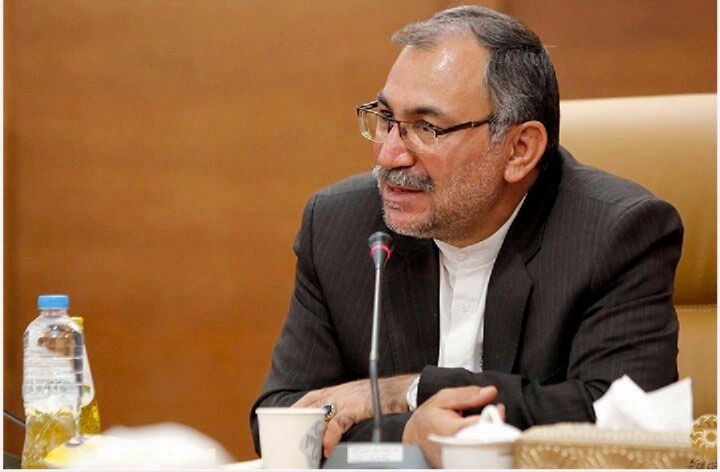 به گزارش پترو جنوب به نقل از ایرنا؛ سیدمحمد پاکمهر اظهار کرد: سهامداران سال‌هاست در انتظار تعیین تکلیف زمین‌های خود هستند و ما به عنوان نماینده مردم، رایزنی‌های لازم با دستگاه‌های مربوطه را انجام می‌دهیم.