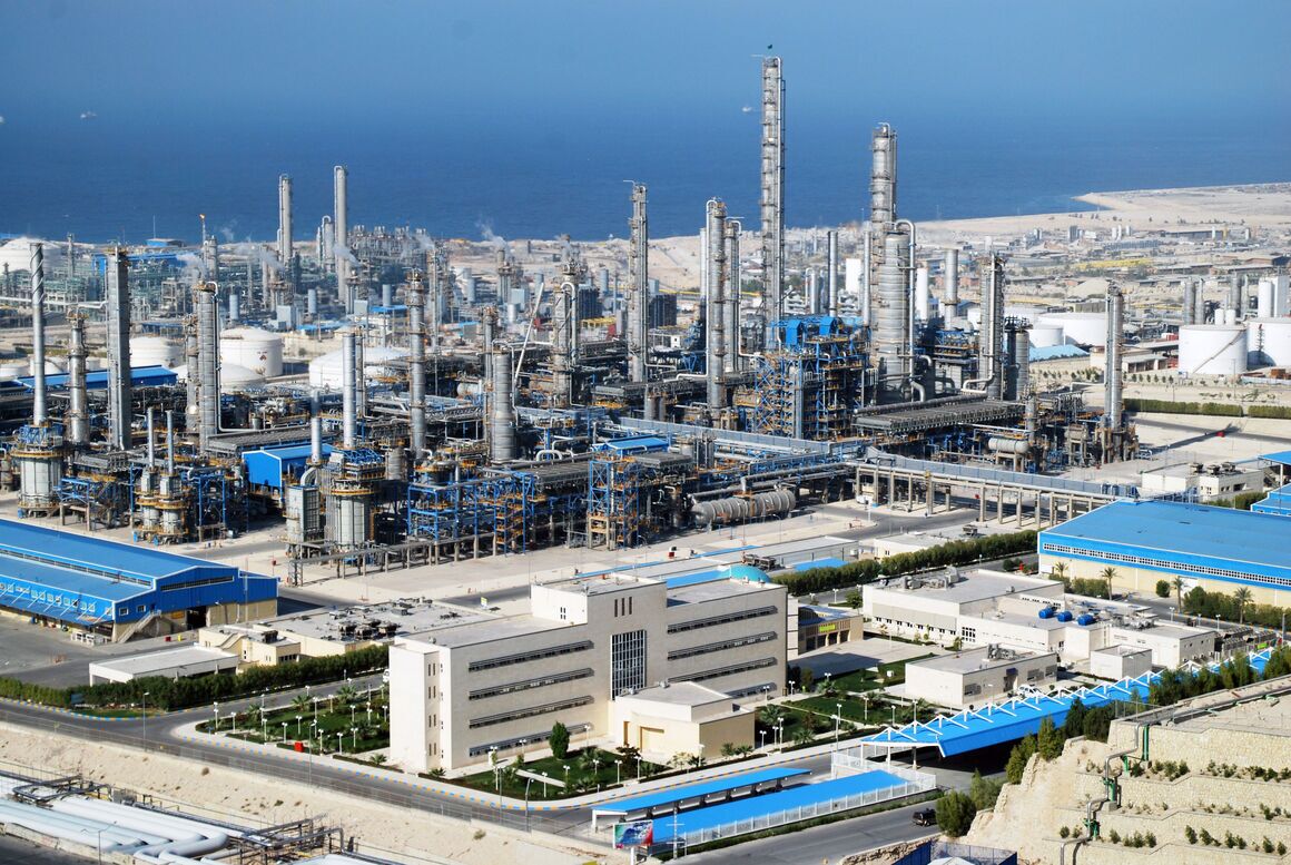 به گزارش پترو جنوب، صنعت پتروشیمی کشور درگیر چالش‌های فراوانی است، اما یکی از چالش‌های مهم در این حوزه، صحنه‌گردانی خصولتی‌هاست که موانع بسیاری را برای این حوزه ایجاد کرده است.