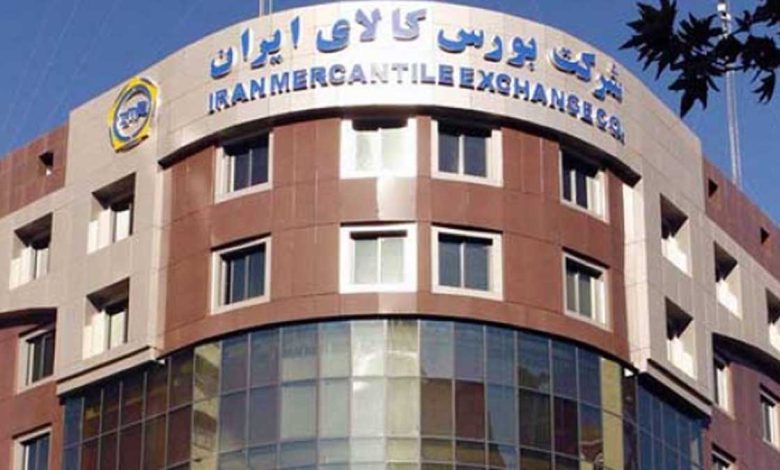 به گزارش پترو جنوب، امروز ۵۶۴ هزار و ۹۵۳ تن محصول هم در تالار صادراتی کیش روی میز عرضه می شود. ۲۷۶ هزار و ۳۰۰ تن سیمان، ۱۸۶ هزار و ۲۰۰ تن کلینکر، ۵۴ هزار و ۳۵۸ تن قیر، ۴۰ هزار تن کنسانتره سنگ آهن، ۶ هزار تن مس، ۲ هزار تن فولاد و ۹۵ تن مواد شیمیایی از محصولات عرضه شده در این تالار است.