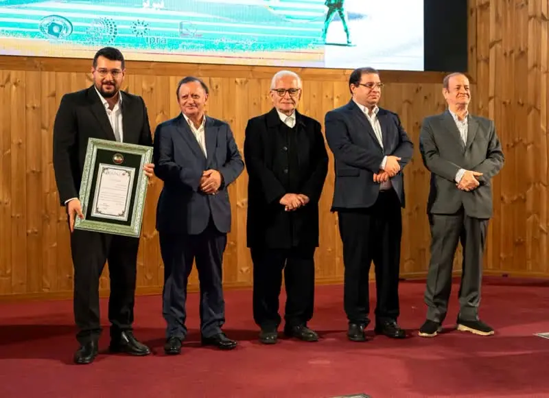 به گزارش پترو جنوب به نقل از روابط عمومی شرکت پتروشیمی تبریز؛ بر اساس اعلام هیئت داوران، نوآوریهای عملیاتی و گسترش دامنه فعالیتهای رسانهای، انسجام بخشی به برنامههای ارتباطی، و ارائه مستندات جامع از شاخصترین دلایل انتخاب این روابط عمومی عنوان شده است؛ مجموعه اقداماتی که علاوهبر ایجاد شفافیت، به ارتقای کیفیت ارتباطات داخلی و بیرونی شرکت نیز منجر شده و ساختار روابط عمومی پتروشیمی تبریز را در موقعیتی ممتاز قرار داده است.