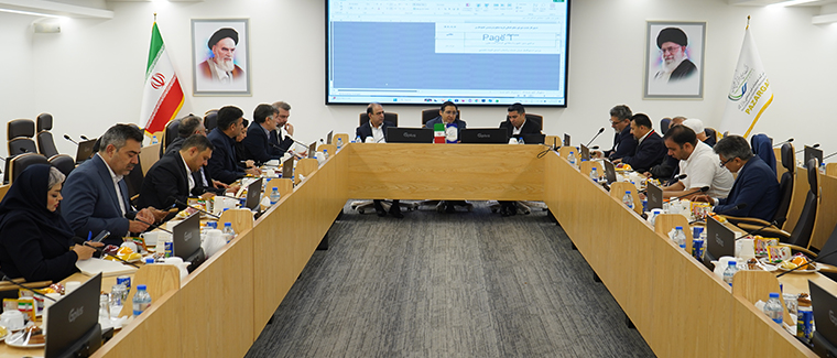 به گزارش پتروجنوب به نقل از روابطعمومی شرکت عملیات غیرصنعتی پازارگاد، دکتر شمس، مدیر سرمایه انسانی شرکت صنایع پتروشیمی خلیج فارس، در نشست مدیران منابع انسانی شرکتهای زیرمجموعه این هلدینگ، با قدردانی از رویکرد نوآورانه و بهروزرسانی خدمات در شرکت پازارگاد اظهار داشت: توجه جدی به حوزه منابع انسانی و رسیدگی به نیازهای نیروهای شاغل در صنعت پتروشیمی، نقش مهمی در افزایش بهرهوری و پایداری تولید دارد. از این رو، خدمات رفاهی ویژه کارکنان و خانوادههای آنان از اهمیت بالایی برخوردار است و آثار مثبت آن در عملکرد سازمانی مشهود خواهد بود.