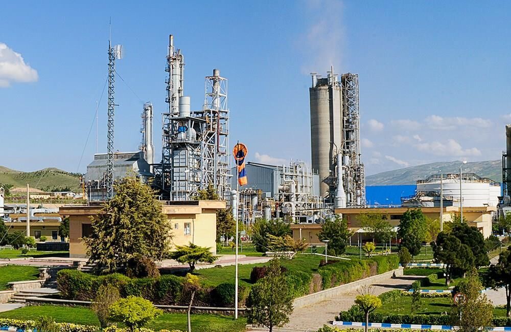 به گزارش پترو جنوب به نقل از صدا و سیمای خراسان شمالی ؛ مدیرعامل پتروشیمی خراسانشمالی در مراسم اختتامیه همایش «پتروفن ۱۴۰۴» که با حضور جمعی از مدیران عامل، متخصصان و فعالان برجسته صنعت پتروشیمی برگزار شد، پتروشیمی خراسان، موفق به کسب جایزه «برترین نوآوری در محصول» شد.