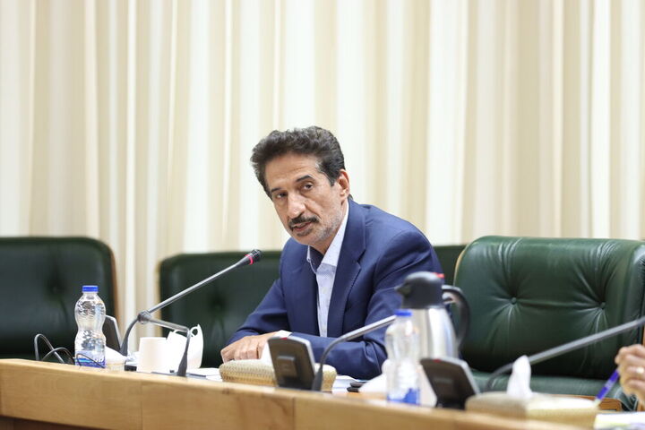 به گزارش پترو جنوب به نقل از ایرنا، احمد مهدوی ابهری با اشاره به عملکرد ارزی این صنعت از ابتدای سال جاری اعلام کرد: از ابتدای امسال و تا ۹ ماهه جاری نزدیک به ۷ میلیارد دلار ارز صادراتی توسط شرکت‌های پتروشیمی در سامانه‌های ارزی کشور عرضه شده است.