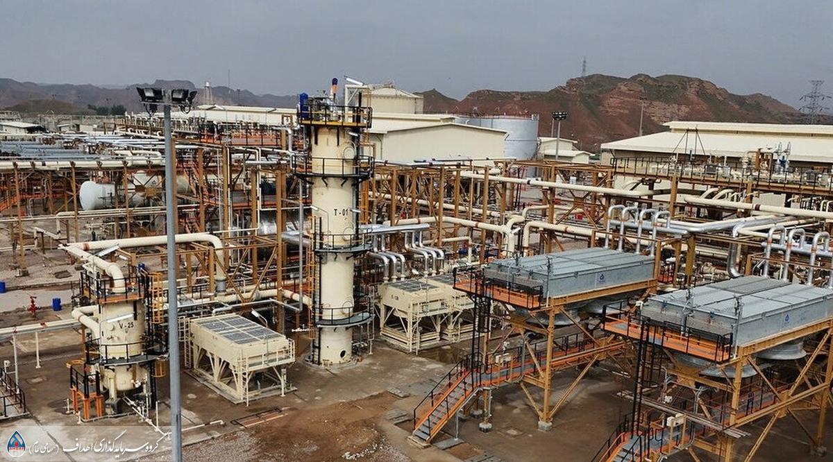 به گزارش پتروجنوب به نقل از گروه سرمایه گذاری اهداف: کارخانه جمع‌آوری و فشارافزایی گازهای مشعل بیاتِ دهلران امروز (دوشنبه، ۲۰ بهمن) با حضور مسعود پزشکیان، رئیس‌جمهوری و محسن پاک‌نژاد، وزیر نفت به‌صورت ویدئوکنفرانس به بهره‌برداری رسید.