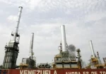 به گزارش پترو جنوب به نقل از خبرگزاری رویترز، منابع آگاه اعلام کردند: مقدار بهره‌گیری از ظرفیت عملیاتی پالایشگاه‌های ونزوئلا به حدود ۳۵ درصد ظرفیت نصب‌شده (روزانه یک میلیون و ۲۹۰ هزار بشکه) رسیده که نسبت به سال گذشته میلادی ۲۰ تا ۲۵ درصد افزایش یافته است، هرچند این رقم همچنان پاسخگوی رشد تقاضای داخلی نیست.