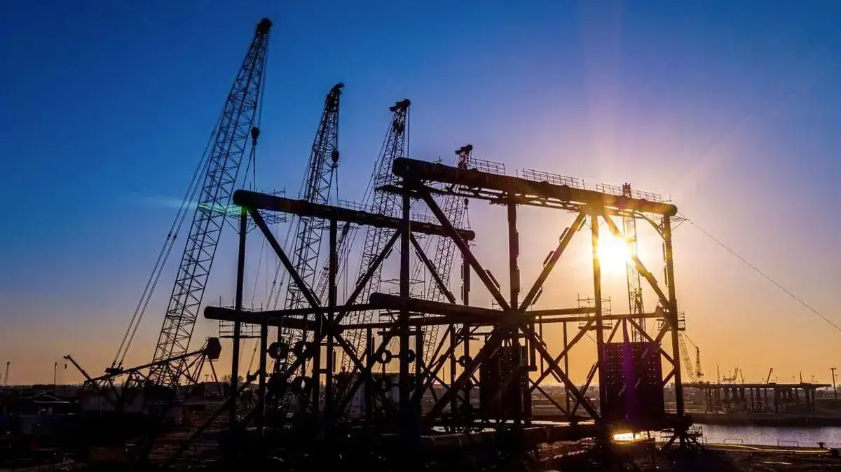 به گزارش پترو جنوب به نقل از شرکت نفت و گاز پارس، کیوان طریقتی اعلام کرد: عملیات بارگیری نخستین جکت (چهارپایه) طرح توسعه میدان گازی فرزاد بی امروز (دوشنبه، ۲۷ بهمن‌) با مجموع وزن ۲۶۰۰ تن و ارتفاع ۶۳ متر، در یارد ولیعصر شرکت تأسیسات دریایی ایران واقع در خرمشهر با موفقیت پایان یافت.