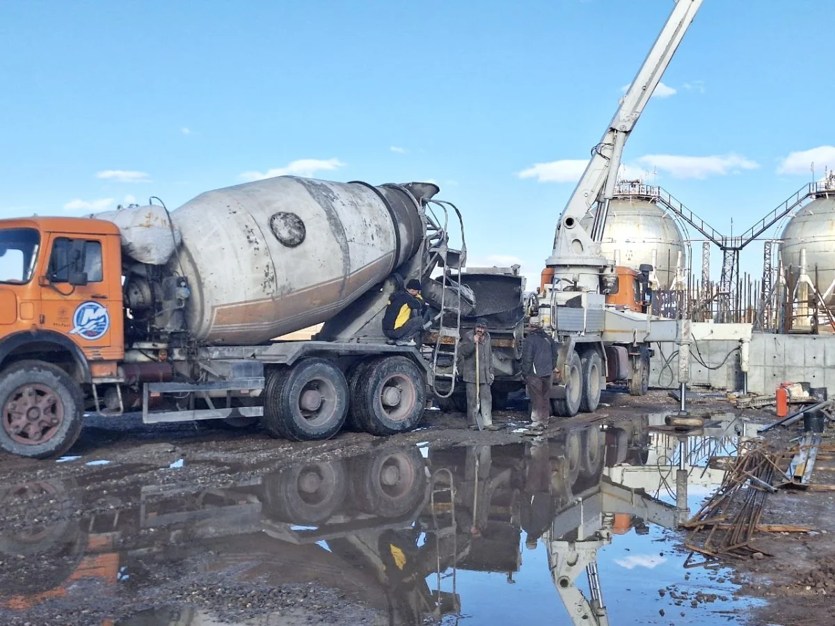 به گزارش پترو جنوب به نقل از روابط عمومی شرکت پتروشیمی تبریز، این طرح با هدف تأمین پایدار و بدون وقفه آب خنک‌کننده مورد نیاز واحد تولید پلی‌اتیلن سنگین و بدون ایجاد اختلال در فرآیند جاری تولید تعریف شده است و انتظار می‌رود نقش مؤثری در افزایش قابلیت اطمینان و بهره‌وری عملیاتی مجتمع ایفا کند.